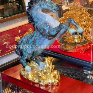 Tượng ngựa bằng đồng xanh