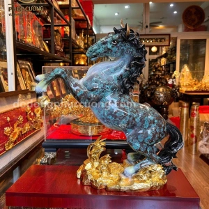 Tượng ngựa bằng đồng xanh