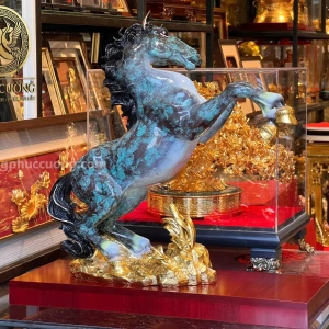 Tượng ngựa bằng đồng xanh