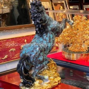 Tượng ngựa bằng đồng xanh