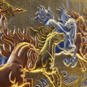 Tranh đồng phong thủy dát vàng 24k Mã đáo thành công